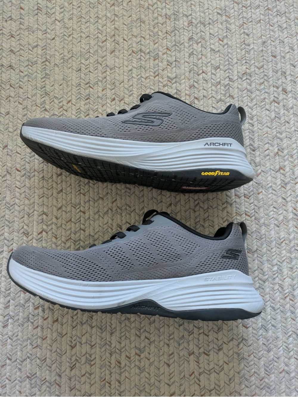 Skechers Men’s Gray and Black Arch Fit Athletic Sneakers